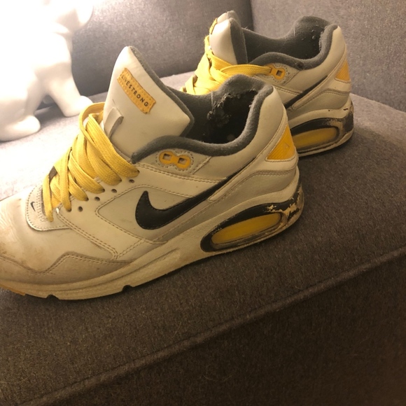 Nike Livestrong Edition Airmax Size 6.5 - Picture 4 of 6